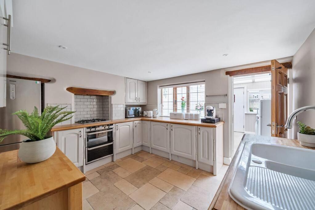Fox Cottage, Within 5 Min Walk Of Bicester Village Bagian luar foto