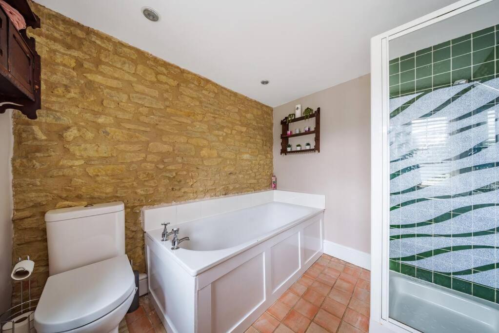 Fox Cottage, Within 5 Min Walk Of Bicester Village Bagian luar foto