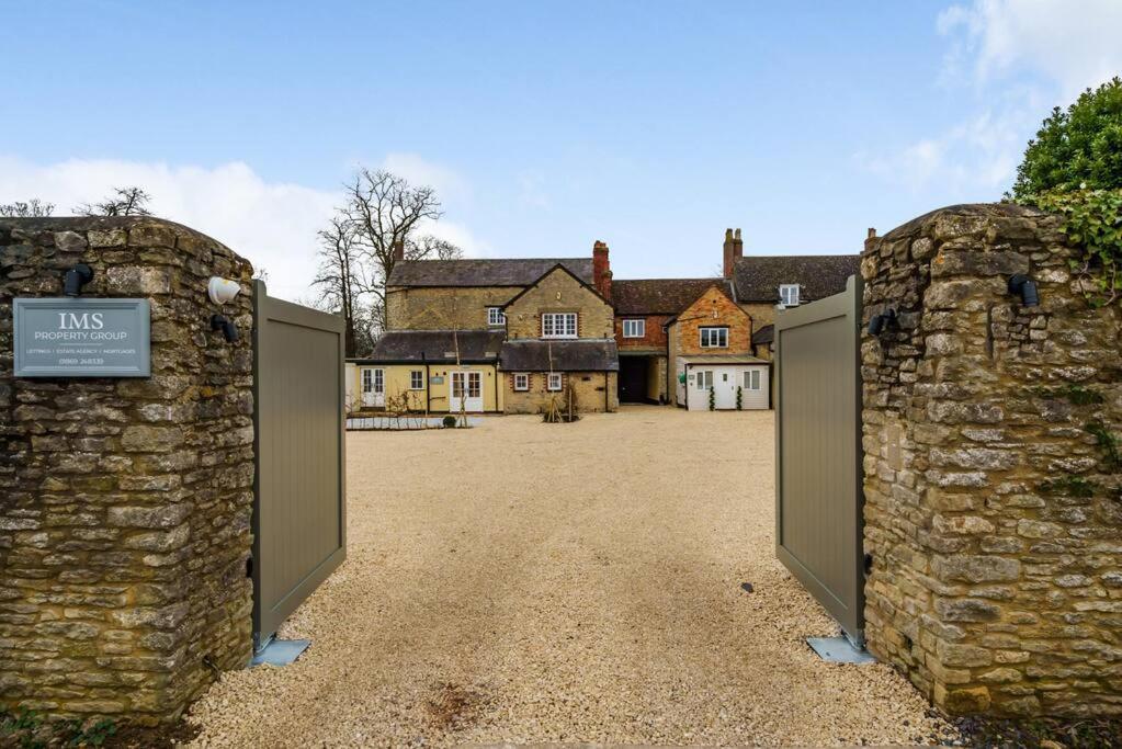 Fox Cottage, Within 5 Min Walk Of Bicester Village Bagian luar foto