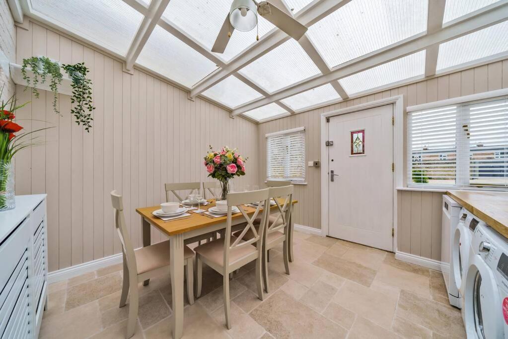 Fox Cottage, Within 5 Min Walk Of Bicester Village Bagian luar foto